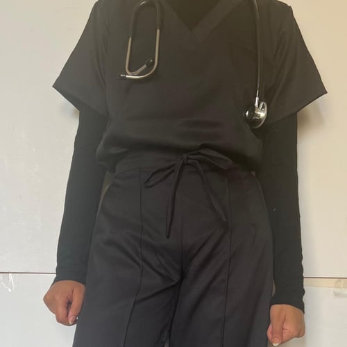 Scrub happiness-اسود