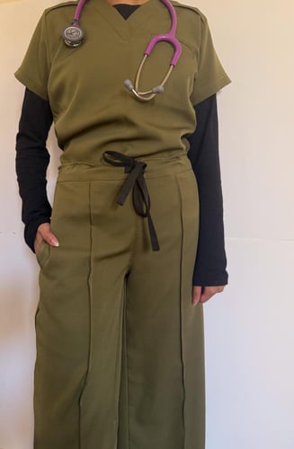 Formal scrub -jacket-olives