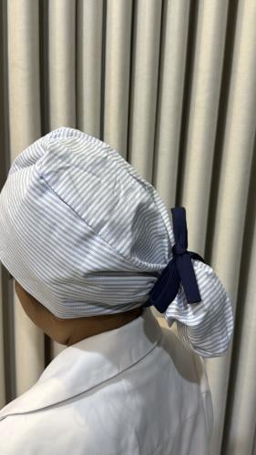 surgical cap - blue line
