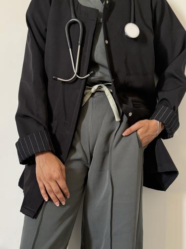 formal- scrub- jacket زيتي واسود