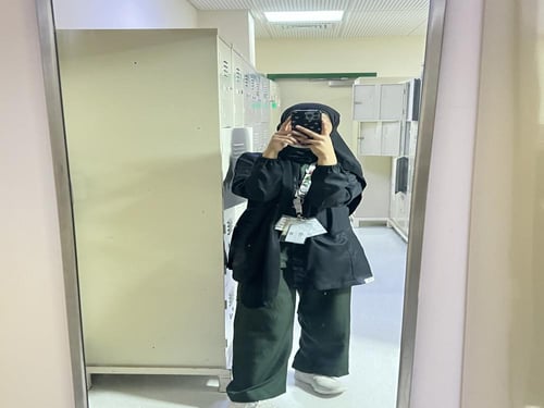 positive vibes-Scrub