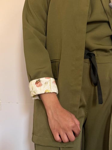 Formal scrub -jacket-olives