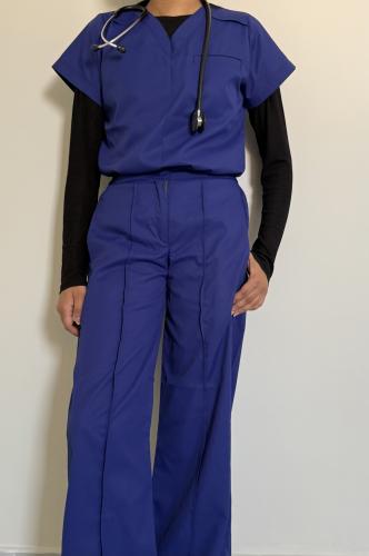 unique scrub- بنفسجي غامق على ازرق