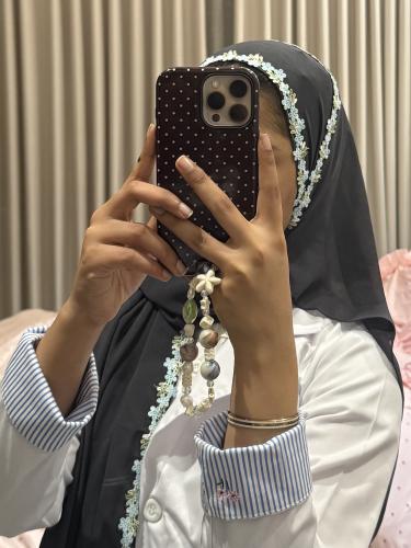 طرحه بلون الرمادي ورد سماوي
