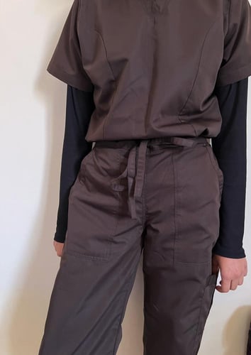 positive vibes-Scrub