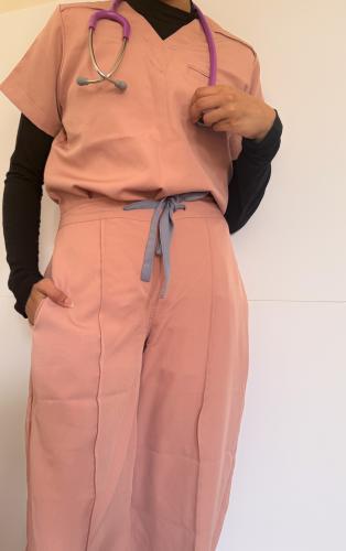 Scrub Formal - لون مشمشي