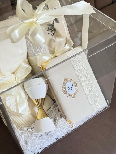 بوكس الاكريلك عرائسي