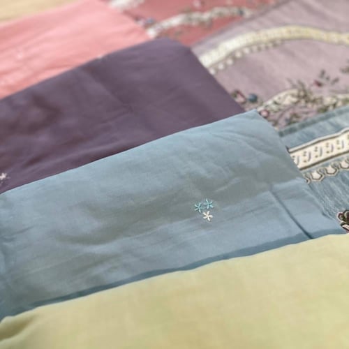 سجادة صلاة شانيل – مع شرشف صلاة مورد | غيم