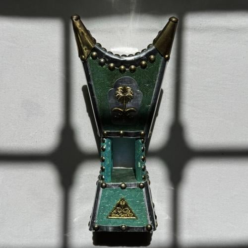 مبخرة فنتج يحمل شعار سيفين ونخلة اصدار بداية التسع...