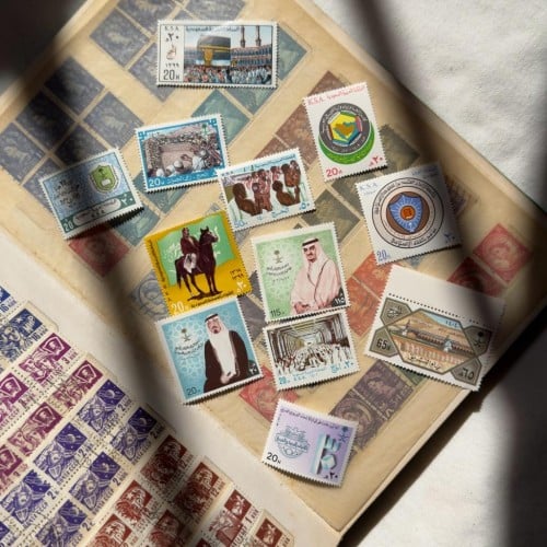 مجموعة من الطوابع منوعة ونادرة جداً