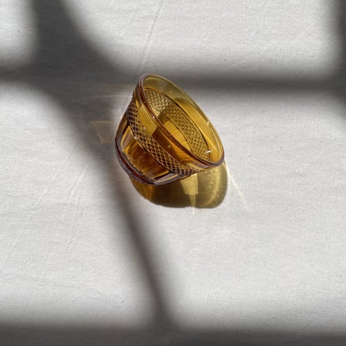 فنجان كهرمان مميز و نادر