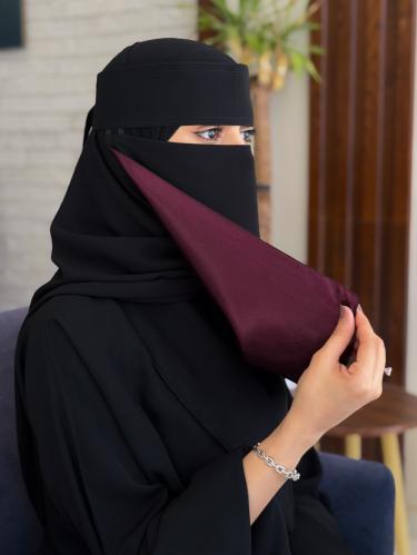 نقاب مبطن عنابي طويل