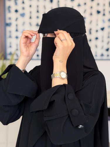 نقاب الاسلاميه وسط مبطن عنابي