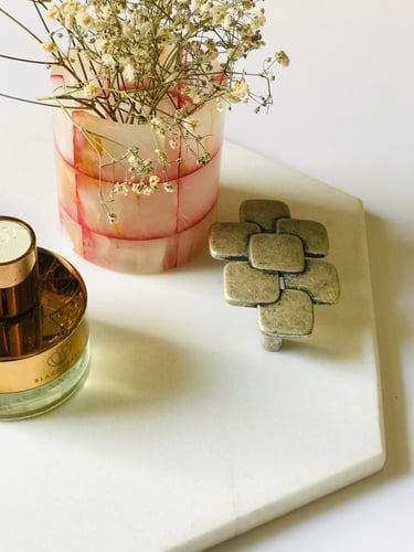 صحن رخام أبيض سداسي