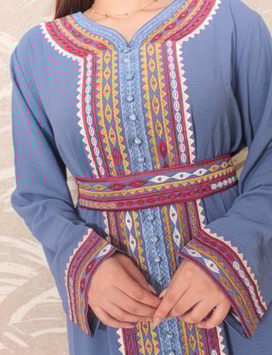 عبايه نسائيه مطرزه مع حزام