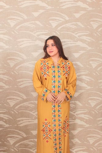 عبايه نسائي مطرزه مع قبعه