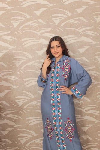 عبايه نسائي مطرزه مع قبعه