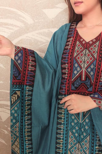 عبايه نسائي بتطريز فلسطيني