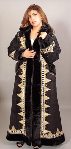 فروة نسائي قماش مخمل تطريز مغربي مع قبعه