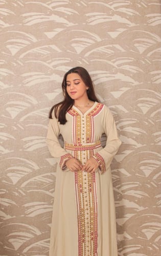 عبايه نسائيه مطرزه مع حزام