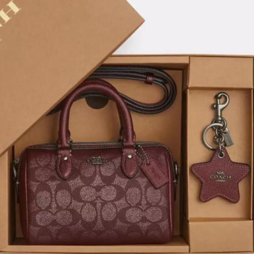 كوتش عنابي مع البوكس | Coach mini boxed burgundy