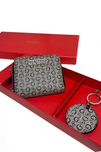 طقم محفظة +ميدالية من جديد قس Guess