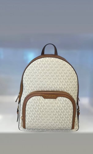 شنطة ظهر من مايكل كورس