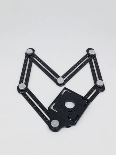 مسطرة زوايا متعددة للمبلطات