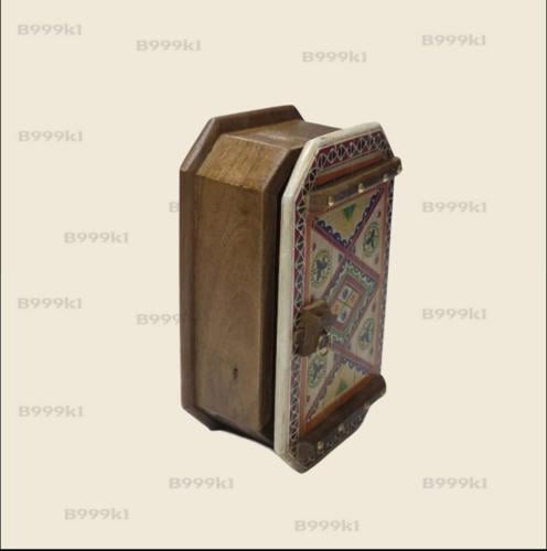صندوق رسم نجدي ملون مقاس 8*14*23 سم