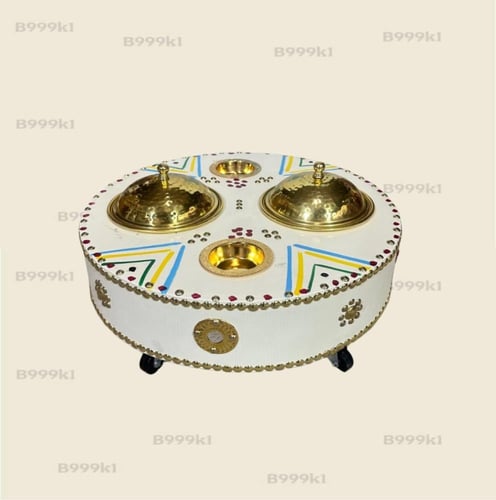 مجداع تمر خشب على كفرات مقاس 44*44 سم