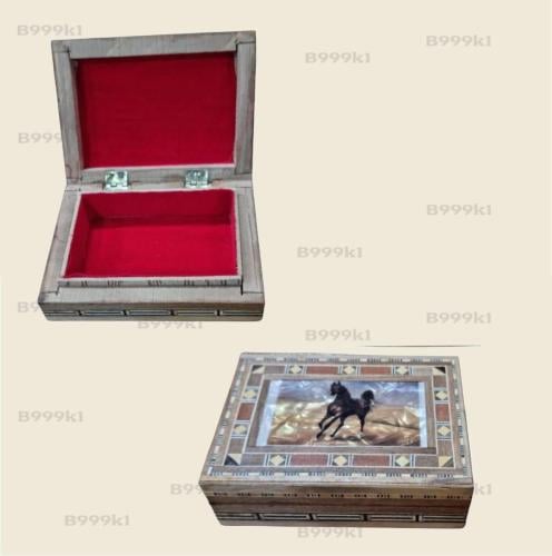 صندوق ملون صغير