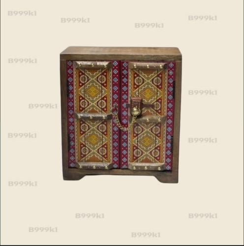صندوق نجدي 2باب مربع مقاس 25*23*12 سم