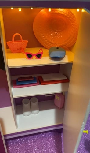 عمل فني الدولاب