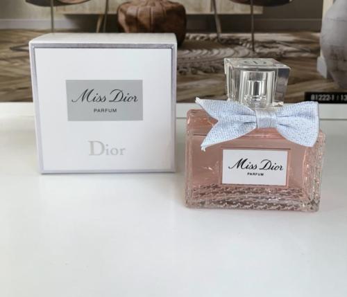 Miss Dior perfume