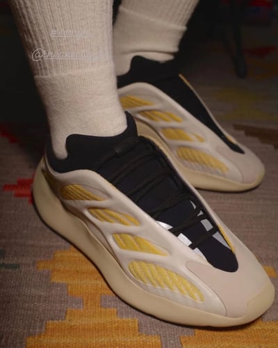 Adidas Yeezy 700 V3 Safflower