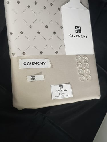 قماش جيفنشي شتوي لون كحلي 2026