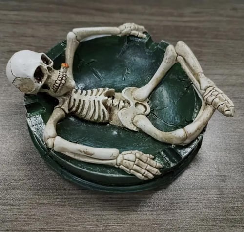 طفاية سجاير شكل هيكل عظمي