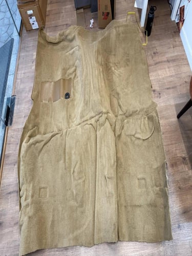 فرشة الارضية بيج فاتح للقير العادي وتماتيك للونيت...