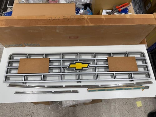 شبك شفر مع الازياق و العلامة من أصلي جي ام بالكرتو...