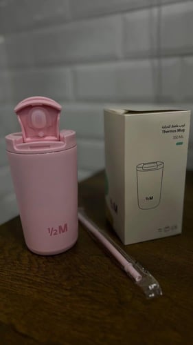 مق مع باقة الوردي