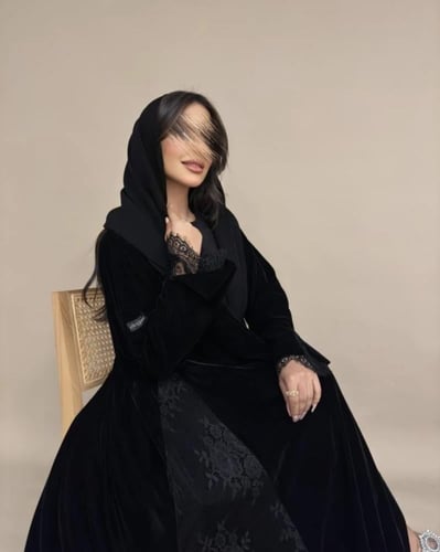 عبايه شتوية مخمل