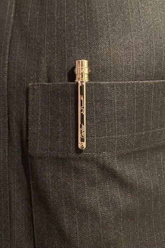 قلم أنيق بالاسم