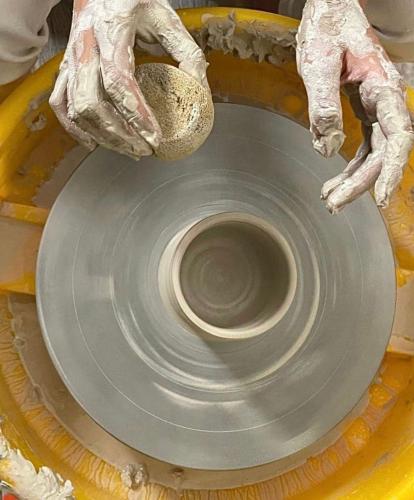 Workshop for making a cup with a wheel