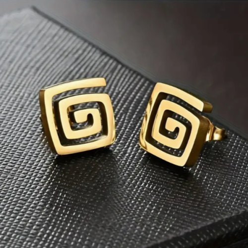 زوج من الأقراط مطلي