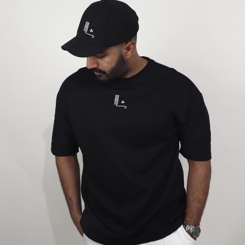 تيشيرت لوقو شاهة سادة - اسود