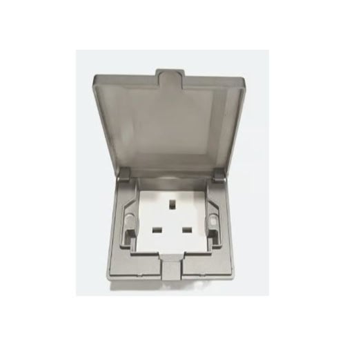 بريزة 13 امبير واتر بروف اسود لوكسفاي