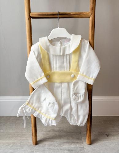 طقم مواليد اصفر