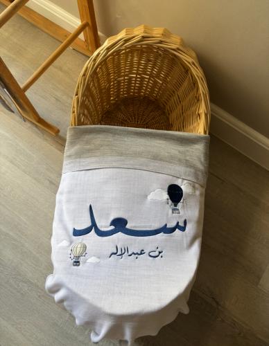 بطانيه وجه ابيض وجه رمادي