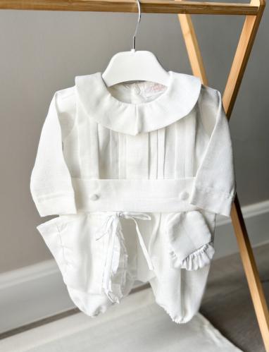 طقم مواليد اوف وايت