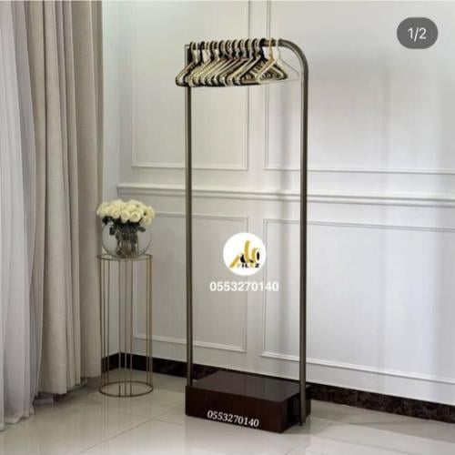 استاند عبايات خشب